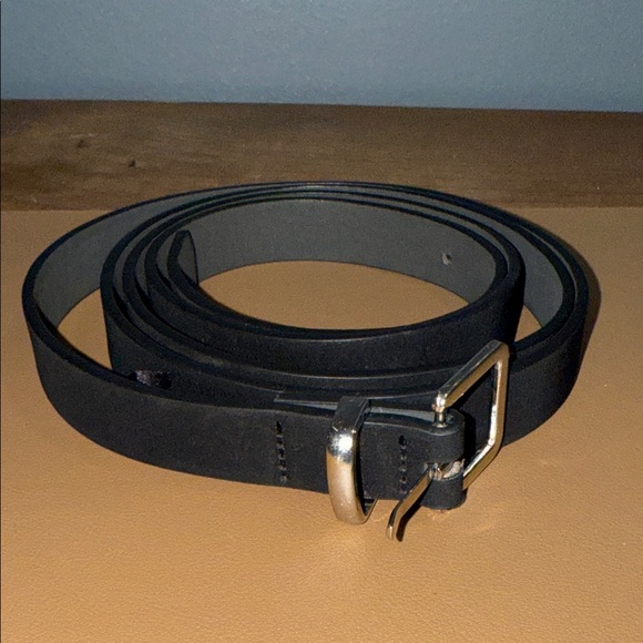 TORRID women’s plus size 4 black belt 100% polyurethane and metal hardware used - Picture 1 of 8